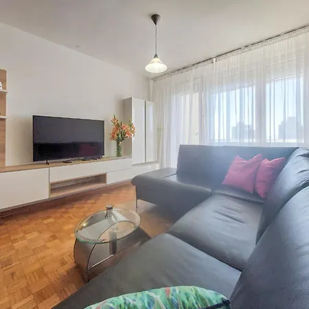 Noemi By Interhome Apartamento Rijeka