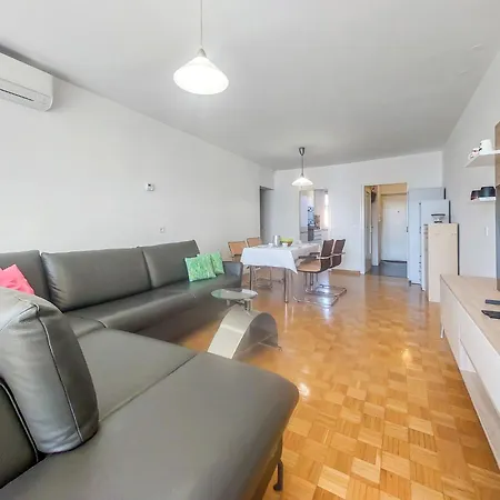 Noemi By Interhome Rijeka