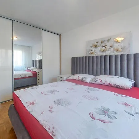 Noemi By Interhome Apartamento Rijeka