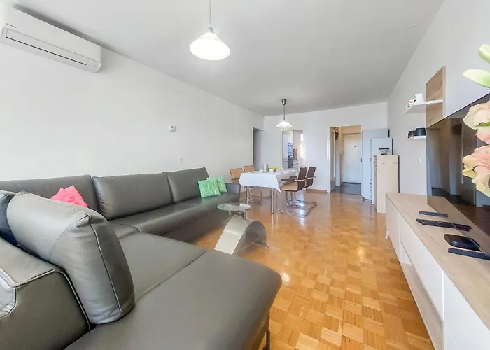 Noemi By Interhome Rijeka