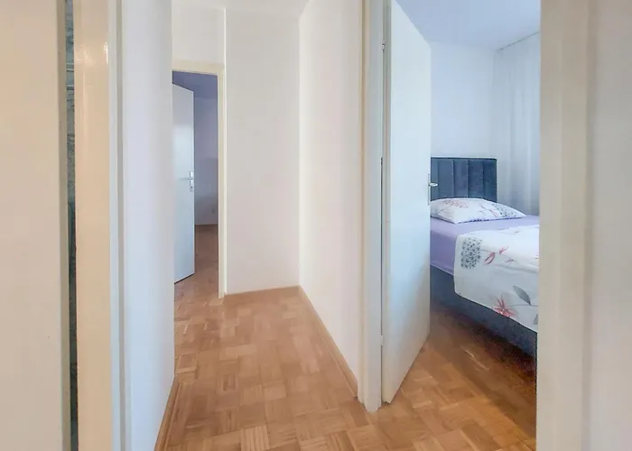 Noemi By Interhome Rijeka