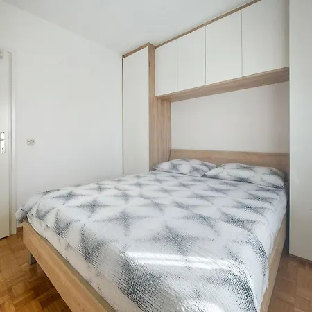 Noemi By Interhome Daire Rijeka