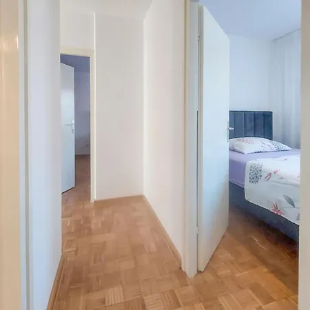 Noemi By Interhome Rijeka